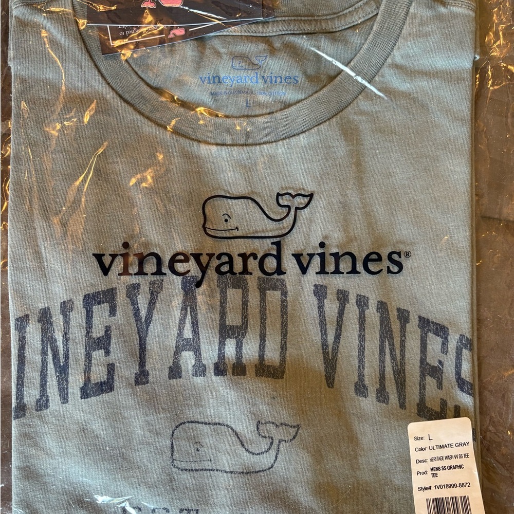 New with tags-Vineyard Vines Ultimate Gray Graphic Tee